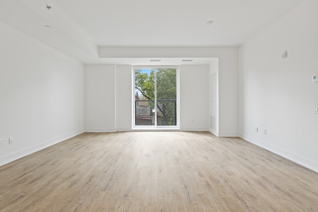 Empty new flat with large windows ready for mesh installation